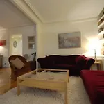 Apartment Jean Du Bellay - 4 Adults