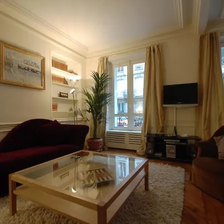Jean Du Bellay - 4 Adults Apartment Paris
