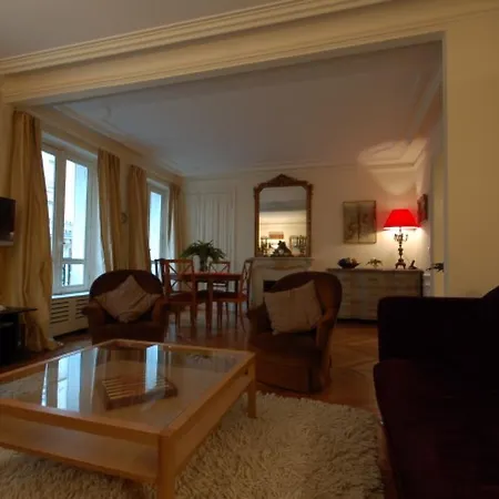 Jean Du Bellay - 4 Adults Apartment